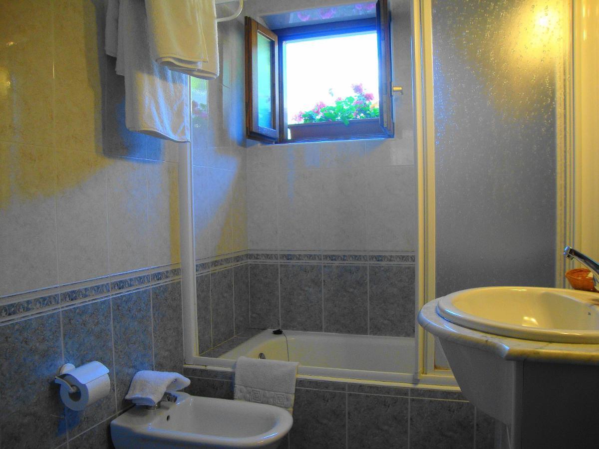 Apartamentos y Habitaciones Sebrango Espinama Habitación foto